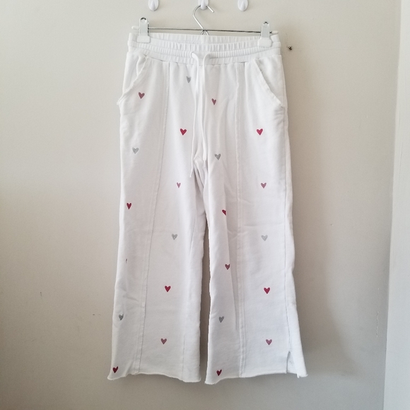 525 Revolve Heart French Terry Crop Sweatpants Drawstring Waist Size Small - Picture 2 of 8